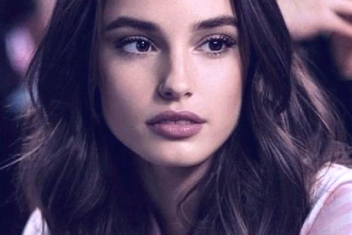 Lillian, 36, a brunette brown-eyed mediterranean companion based in San Juan Texcalpan. Offering Prostate Massage, Deep French Kissing, BDSM, Roleplay, A-Lev...