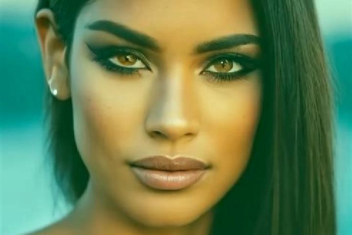 Lillian, 36, a dark blonde grey-eyed latina companion based in K ult ubani. Offering Domination, Duos, Overnight, Girlfriend Experience. Available for incall...