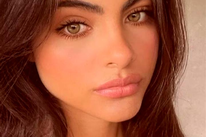 Lillian, 36, a red dark-eyed european companion based in Laatzen. Offering Travel Companion, Domination, Overnight, Dinner Date. Available for incall and out...
