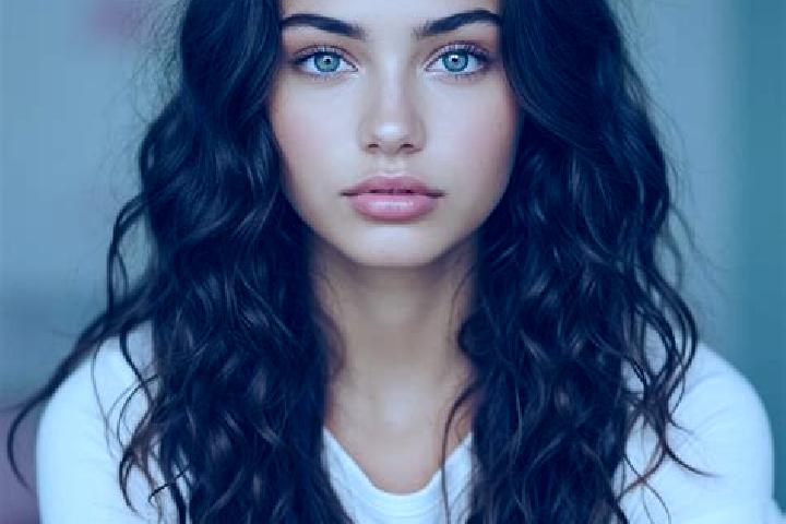 Lillian, 36, a red hazel-eyed mediterranean companion based in Dumarais. Offering Party Girl, CIM, GFE. Available for incall and outcall, day and evening dates.