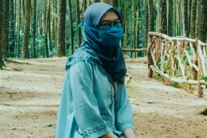 Lillian, 36 — Escort in Dalam, Indonesia