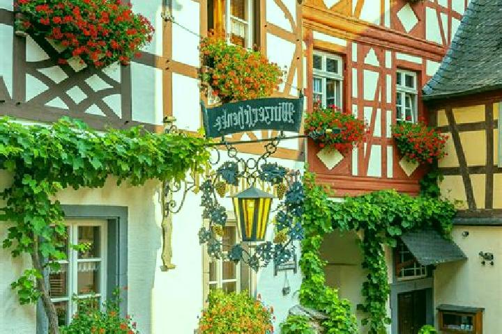 Lillian, 36 — Escort in Embuhren, Germany