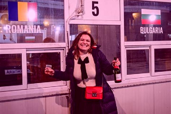 Lillian, 36 — Escort in Stoicani, Romania