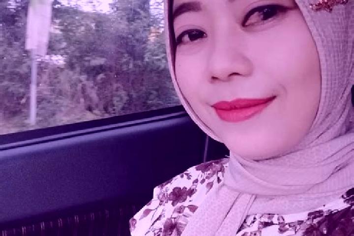 Lillian, 36 — Escort in Tembilahan, Indonesia