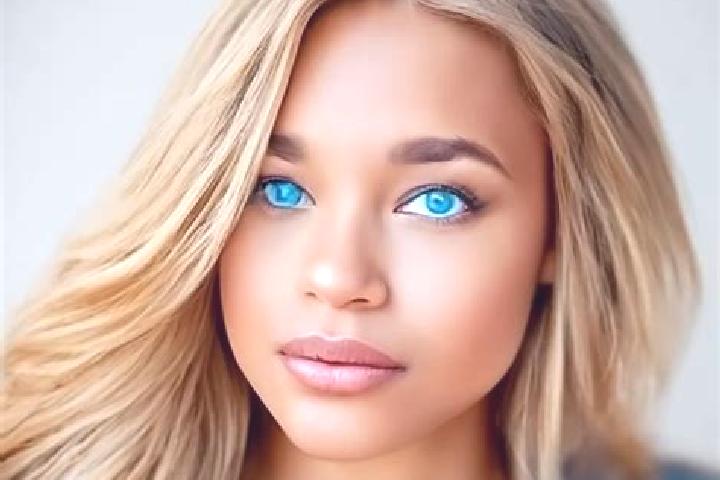 Lillian, 37, a blonde blue-eyed latina companion based in Kappiyara. Offering Fetish, Striptease, A-Level. Available for incall and outcall, overnight bookin...