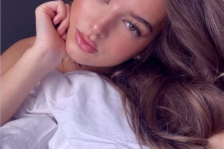 Lillian, 37, a chestnut hazel-eyed latina companion based in Thamud. Offering OWO, Erotic Massage, 69, Massage. Available for incall and outcall, overnight b...