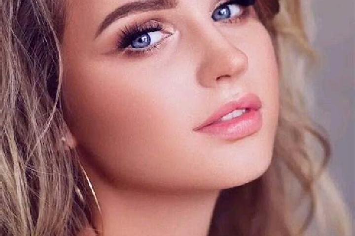 Lillian, 37, a dark blonde blue-eyed mediterranean companion based in Hinna. Offering A-Level, Massage. Available for incall and outcall, day and evening dates.