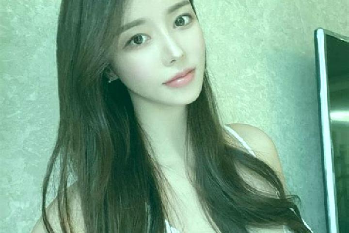 Lillian, 37 — Escort in Dengyun, China