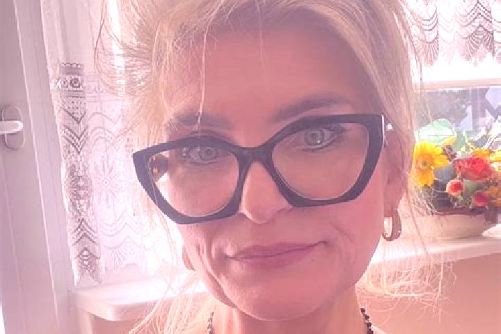 Lillian, 37 — Escort in Kokoszki, Poland