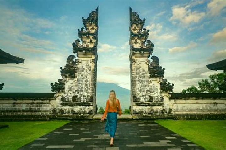Lillian, 37 — Escort in Lampuyang, Indonesia