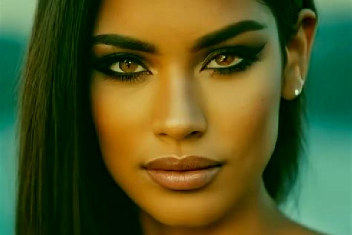 Lillian, 38, a auburn dark-eyed latina companion based in Tutrakan. Offering Domination, 69, BDSM, Massage. Available for incall and outcall, day and evening...