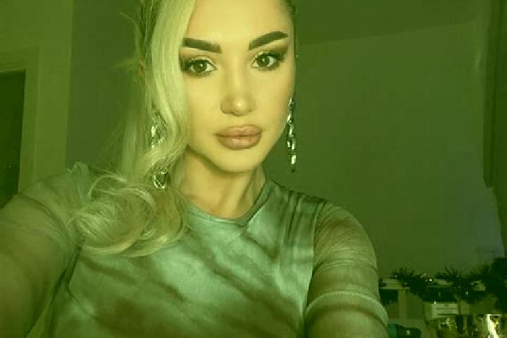 Lillian, 38, a blonde amber-eyed slavic companion based in Banneu. Offering GFE, Duos, Striptease, Dinner Date, 69. Available for incall and outcall, day and...