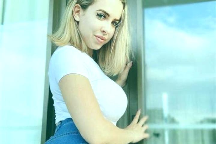 Lillian, 38, a blonde dark-eyed mediterranean companion based in Chalo-Saint-Mars. Offering Deep French Kissing, Domination, OWO. Available for incall and ou...