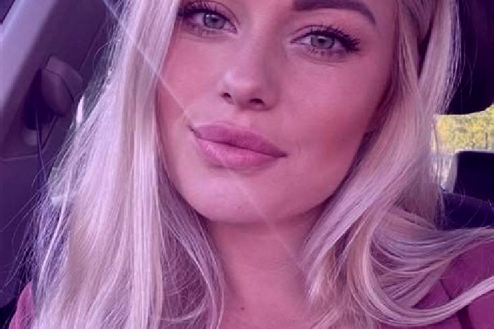 Lillian, 38, a blonde hazel-eyed asian companion based in Abos. Offering Erotic Massage, BDSM, Travel Companion, Domination. Available for incall and outcall...