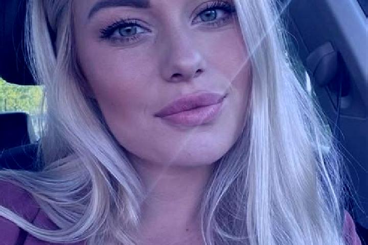 Lillian, 38, a blonde hazel-eyed european companion based in Monte Coman. Offering Party Girl, Tantra. Available for incall and outcall, day and evening dates.
