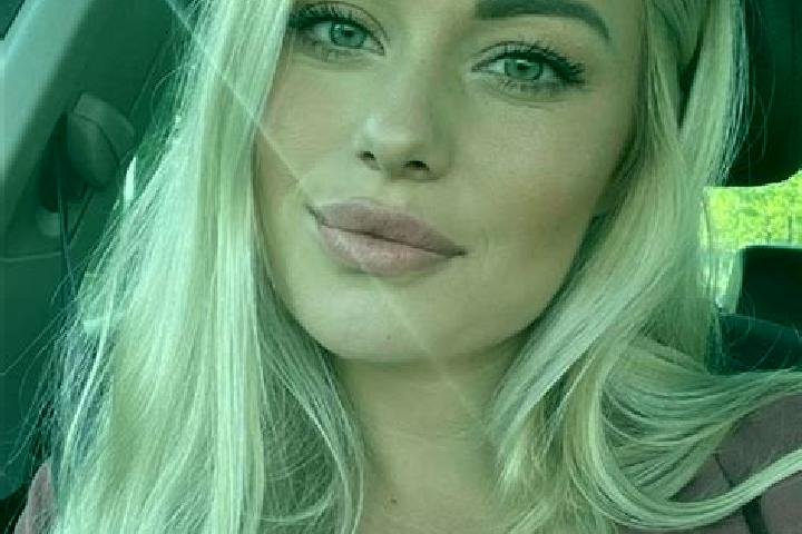 Lillian, 38, a blonde hazel-eyed mediterranean companion based in Pedana. Offering Prostate Massage, OWO, Dinner Date, A-Level. Available for incall and outc...
