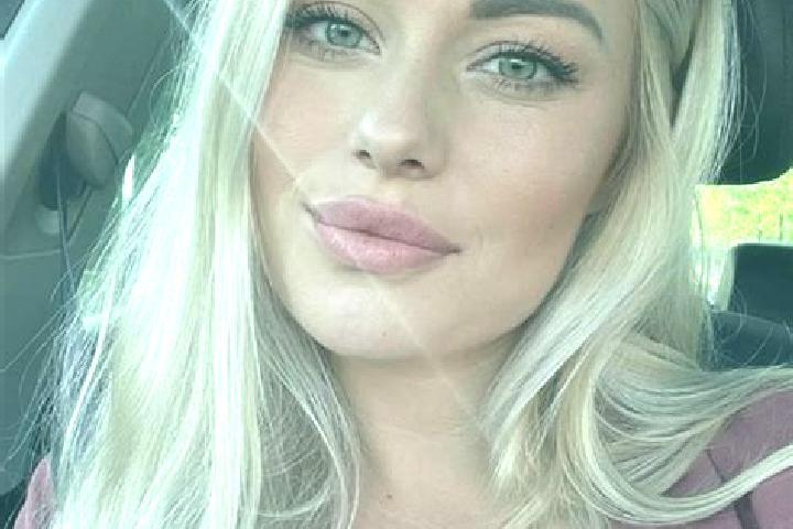 Lillian, 38, a blonde hazel-eyed middle eastern companion based in Baker-Brook. Offering Striptease, Dinner Date, Deep French Kissing, CIM. Available for inc...