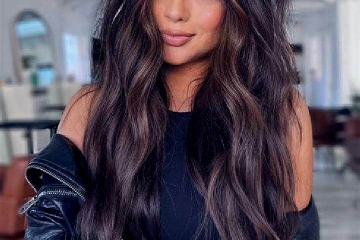 Lillian, 38, a brunette dark-eyed asian companion based in Galgamacsa. Offering GFE, A-Level, Striptease. Available for incall and outcall, overnight booking...