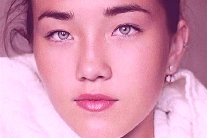 Lillian, 38, a red grey-eyed caucasian companion based in Bambui. Offering CIM, Erotic Massage, Roleplay, Deep French Kissing. Available for incall and outca...