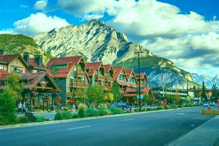 Lillian, 38 — Escort in Fox Mountain, Canada