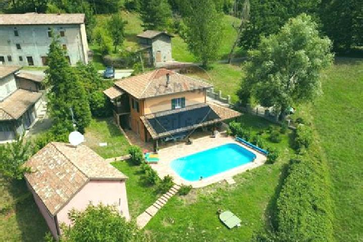 Lillian, 38 — Escort in Villa Minozzo, Italy