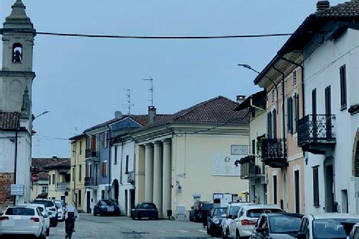 Lillian, 38 — Escort in Villanova Monferrato, Italy