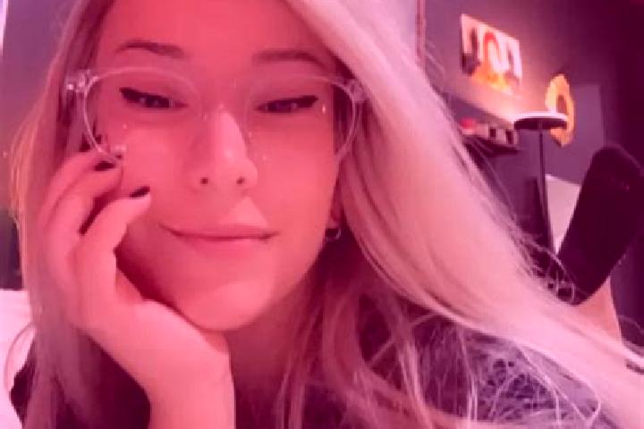 Lillian, 39, a blonde dark-eyed slavic companion based in Salaise-sur-Sanne. Offering Fetish, Duos, GFE. Available for incall and outcall, day and evening da...
