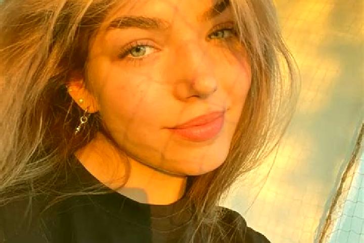 Lillian, 39 — Escort in Fibis, Romania