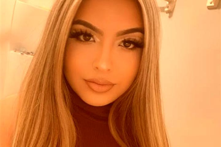Lily, 20, a blonde amber-eyed latina companion based in Nepolisy. Offering Fetish, Duos, GFE. Available for incall and outcall, day and evening dates.