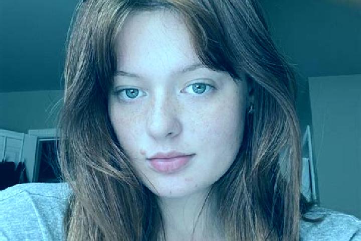 Lily, 20, a red green-eyed caucasian companion based in Roquemaure. Offering Tantra, Fetish, Dinner Date. Available for incall and outcall, overnight booking...