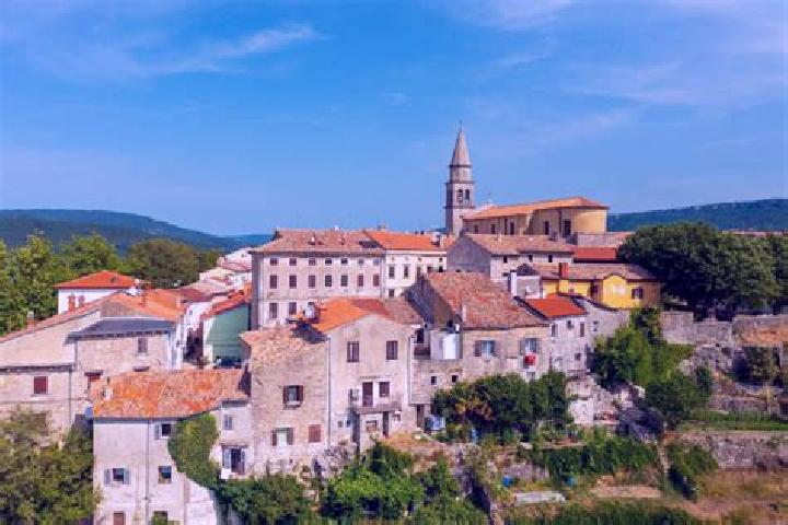 Lily, 20 — Escort in Buzet, Croatia