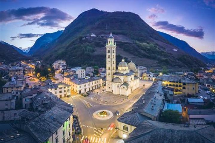Lily, 20 — Escort in Tirano, Italy