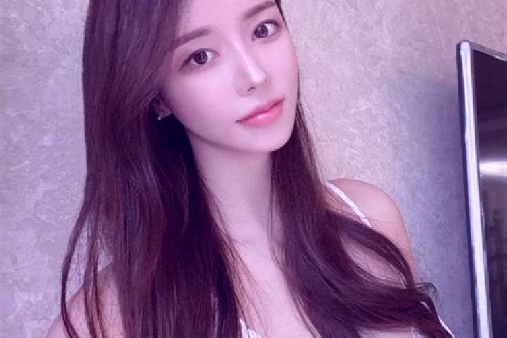 Lily, 20 — Escort in Zhakou, China