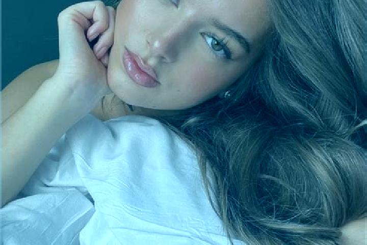 Lily, 21, a chestnut hazel-eyed european companion based in Dayr al Hatab. Offering Travel Companion, CIM, Erotic Massage, Duos. Available for incall and out...