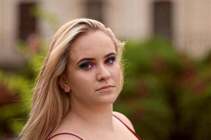 Lily, 21, a dark blonde amber-eyed caucasian companion based in La Virgen. Offering Prostate Massage, Domination, Party Girl. Available for incall and outcal...
