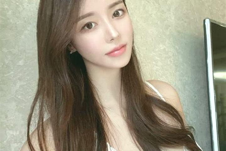 Lily, 21 — Escort in Anzihao, China