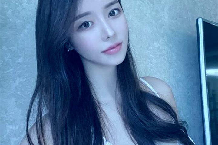 Lily, 21 — Escort in Elmalidere, Turkey