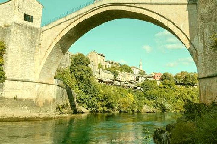 Lily, 21 — Escort in Foca, Bosnia and Herzegovina