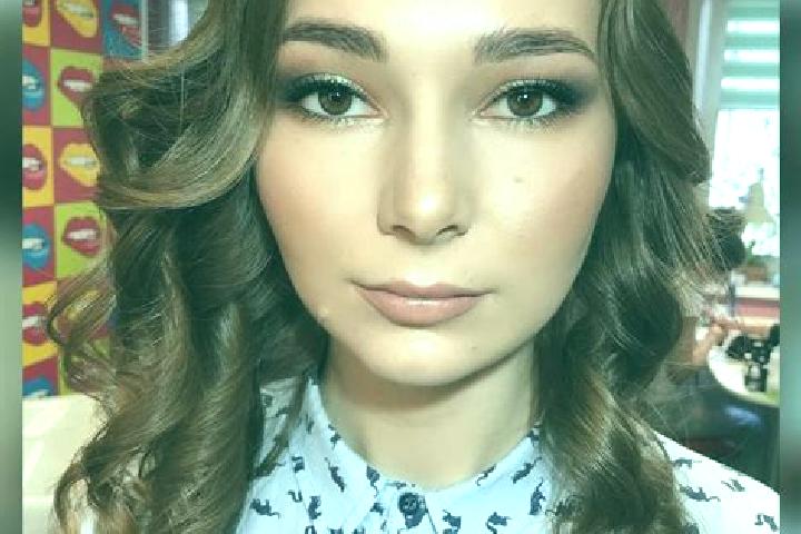Lily, 21 — Escort in Rezh, Russia