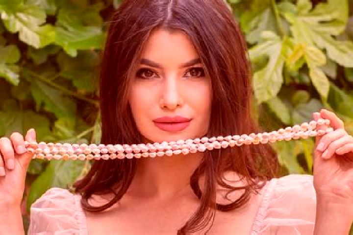 Lily, 21 — Escort in Suatu, Romania