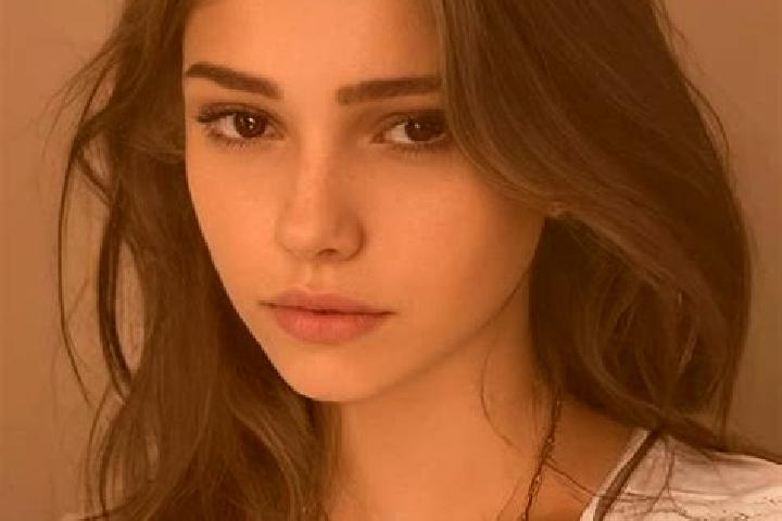 Lily, 22, a chestnut brown-eyed slavic companion based in Urazovo. Offering Deep French Kissing, Domination, BDSM, Travel Companion. Available for incall and...