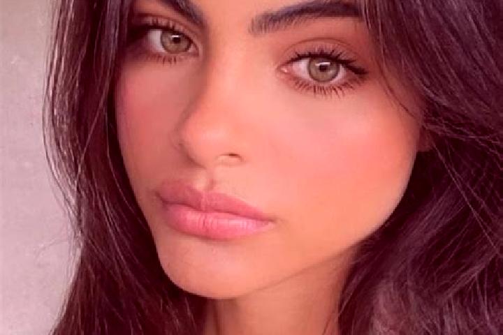 Lily, 22, a chestnut dark-eyed indian companion based in Rasueros. Offering Tantra, Overnight, Roleplay, A-Level. Available for incall and outcall, day and e...