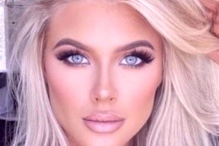 Lily, 22, a platinum blonde hazel-eyed caucasian companion based in Jacobina. Offering Dinner Date, Prostate Massage, Couples. Available for incall and outca...