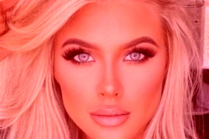 Lily, 22, a platinum blonde hazel-eyed ebony companion based in Budapest V. keruelet. Offering 69, Party Girl, Domination. Available for incall and outcall, ...