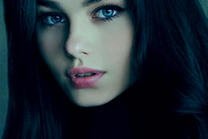 Lily, 22, a red blue-eyed slavic companion based in Lagnes. Offering 69, BDSM, Couples. Available for incall and outcall, day and evening dates.