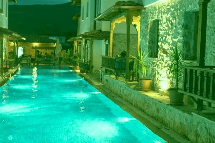 Lily, 22 — Escort in Akpinar, Turkey