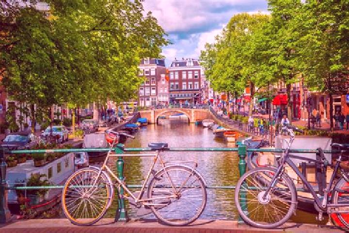 Lily, 22 — Escort in Amsterdam, Netherlands