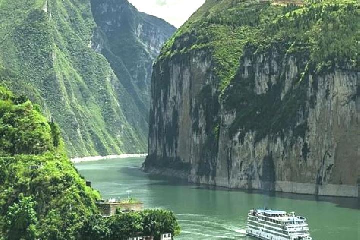 Lily, 22 — Escort in Huangchuan, China