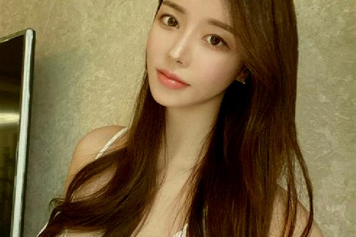 Lily, 22 — Escort in Maogou, China
