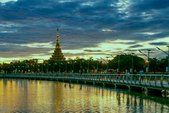 Lily, 22 — Escort in Si Chomphu, Thailand